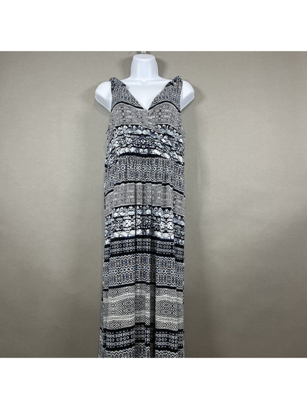 Covington Maxi Dress Womens Size Large Blue Geometric Print V Neck Sleeveless